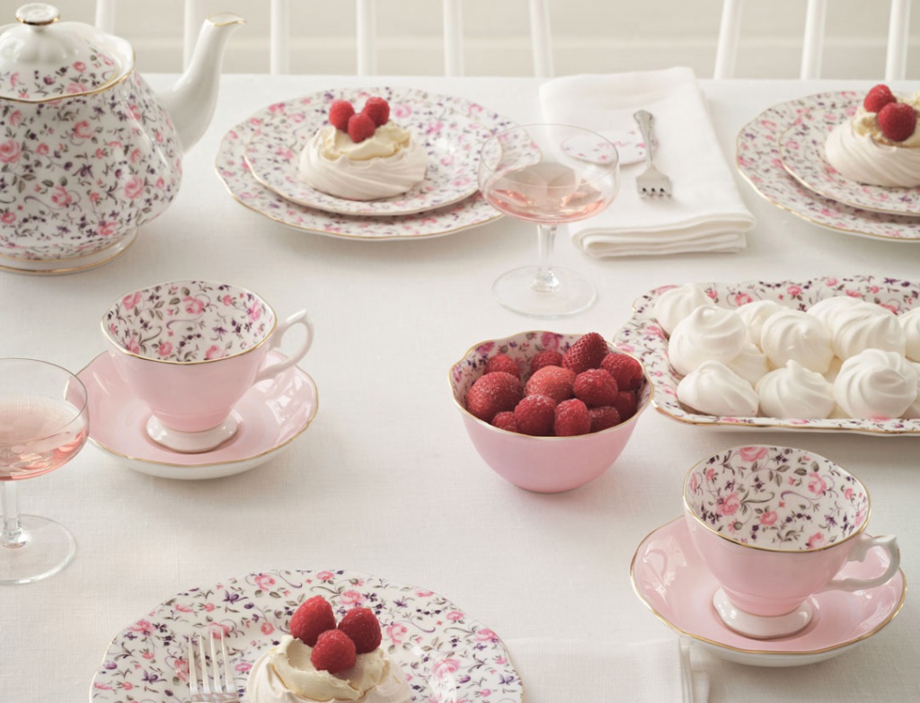 Новое поступление изысканной посуды из костяного фарфора Royal Albert